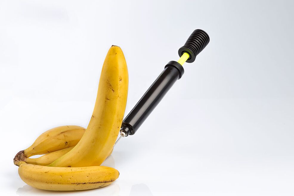 укол у банан імітує ін'єкційне збільшення члена